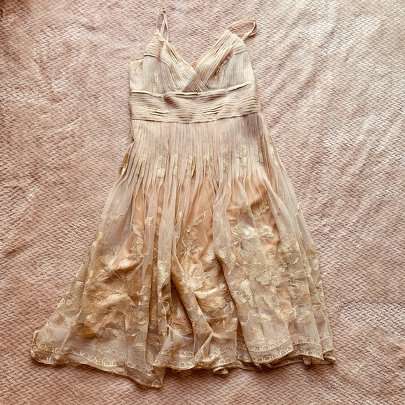 ECI Dresses & Skirts - * Stunning lace evening gown